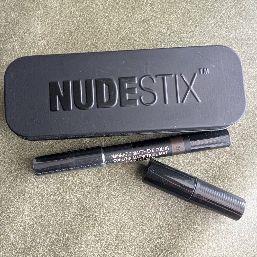 Nude Stix magnetic eye color pencil